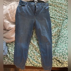 PLUS SIZE JEANS